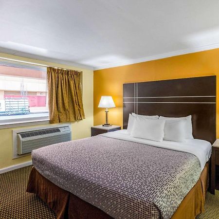 Econo Lodge Beach And Boardwalk Atlantic City Dış mekan fotoğraf