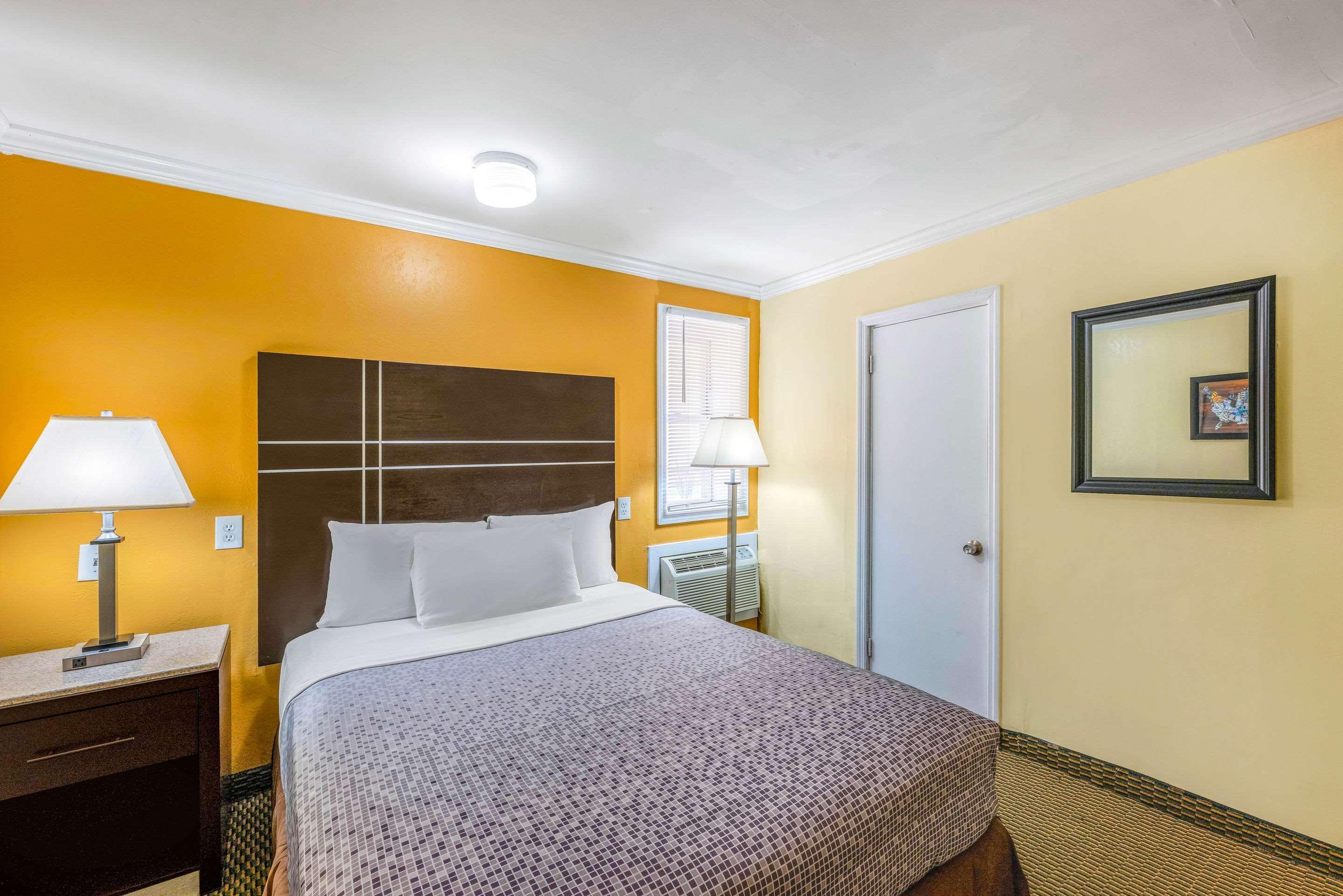 Econo Lodge Beach And Boardwalk Atlantic City Dış mekan fotoğraf